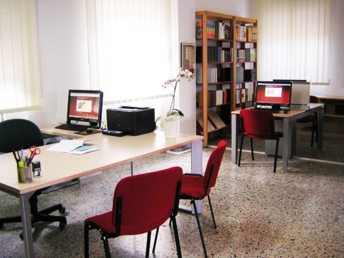 Sala di consultazione dell'Archivio storico diocesano di Iglesias